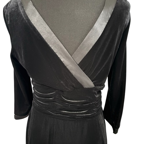 Sandra Darren Black Long Sleeve Velvet Dress Satin Trim Ruched Waist Womens 10 - Picture 6 of 11